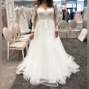 David's Bridal White Lace Wedding Dress
